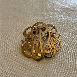 Elegant Gold Brooch